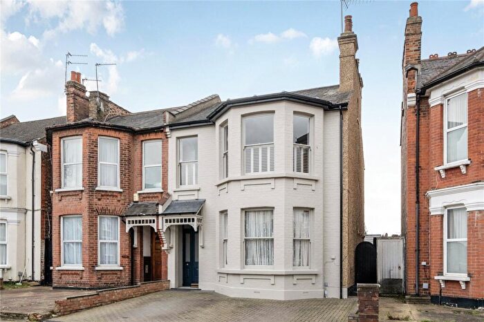 4 Bedroom Semi Detached House For Sale In Palmerston Road, Wood Green, London, N22