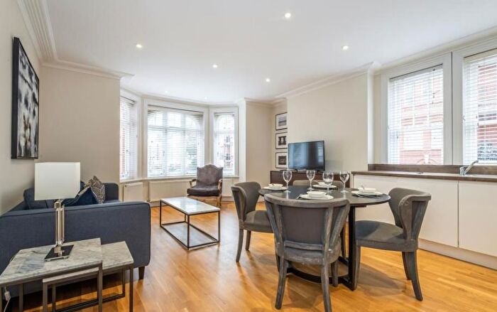 2 Bedroom Flat To Rent In Bickenhall Street, Marylebone, London, W1U