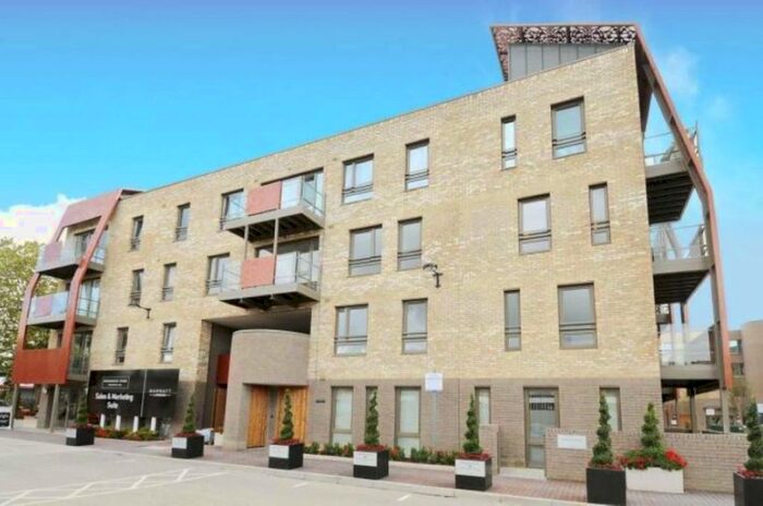 2 Bedroom Flat To Rent In Blondin Way, London, SE16