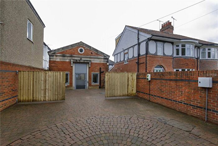 2 Bedroom Detached House To Rent In Hookstone Drive, Harrogate, North Yorkshire, HG2