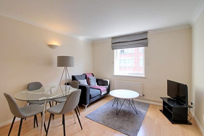1 Bedroom Apartment To Rent In St John Street, Clerkenwell, EC1V
