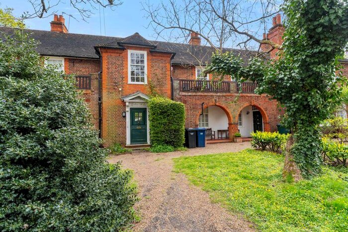 2 Bedroom Apartment To Rent In Homesfield, Hampstead Garden Suburb, NW11