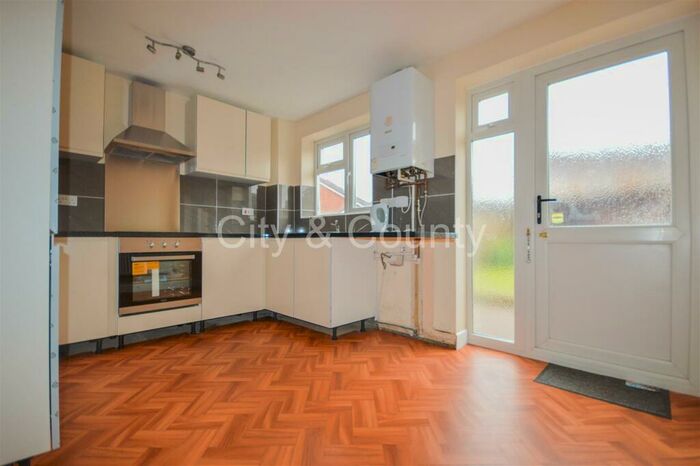 2 Bedroom Detached House To Rent In Flamborough Close, Woodston, Peterborough, PE2