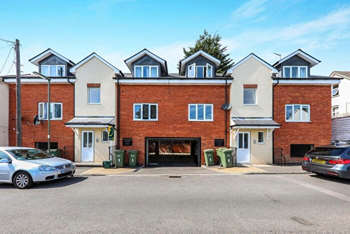 1 Bedroom Flat To Rent In Barrack Road, Guildford, GU2