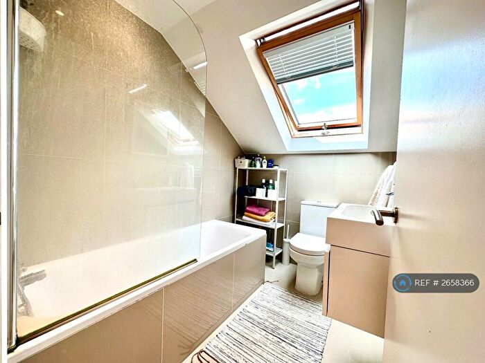 1 Bedroom Flat To Rent In The Limes Avenue, London, N11