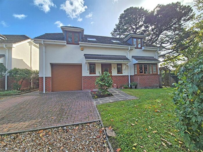 4 Bedroom Detached House For Sale In Hare Lane, Hordle, Lymington, Hampshire, SO41