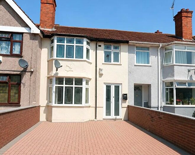 3 Bedroom Terraced House For Sale In First Avenue, Dagenham, Barking And Dagenham, RM10