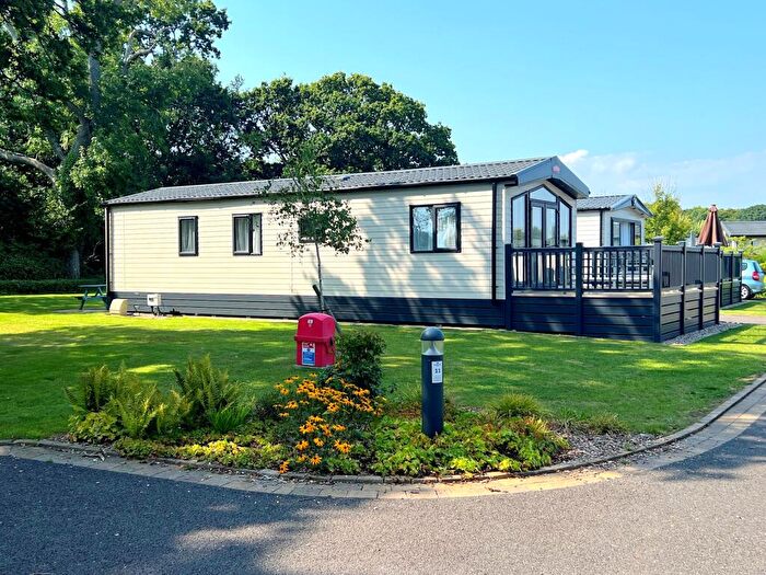 3 Bedroom Park Home For Sale In Bashley Caravan Park, Sway Road, New Milton, Hampshire., BH25
