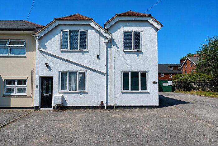 2 Bedroom Maisonette For Sale In Cross Street, Farnborough, GU14