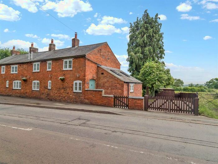 3 Bedroom Cottage For Sale In Main Street, Watford, Northamptonshire, NN6