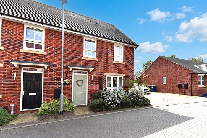 3 Bedroom End Of Terrace House For Sale In Askwith Grove, St. Ives, PE27