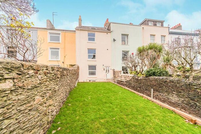 1 Bedroom Flat To Rent In Albert Road, Plymouth, Devon, PL2