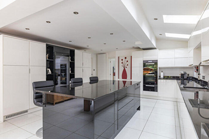 6 Bedroom Detached House For Sale In Pennington Drive, Weybridge, KT13