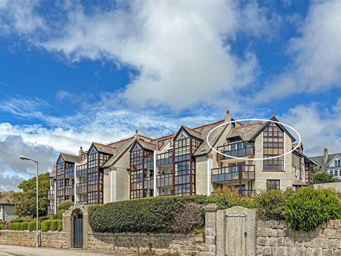 2 Bedroom Flat For Sale In Cliff Road, Falmouth, TR11