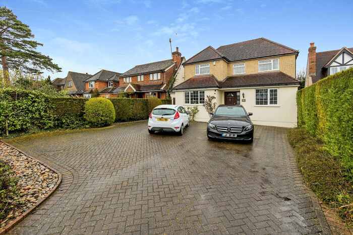 4 Bedroom House To Rent In Bryanstone Avenue, Guildford, GU2