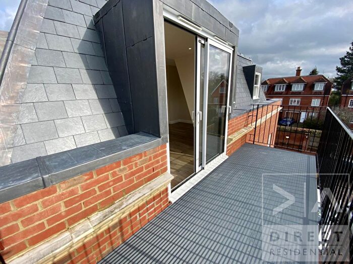 2 Bedroom Flat To Rent In The Parade, Epsom, KT18