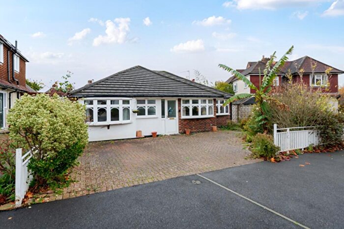 3 Bedroom Bungalow For Sale In Knightwood Crescent, New Malden, Greater London, KT3