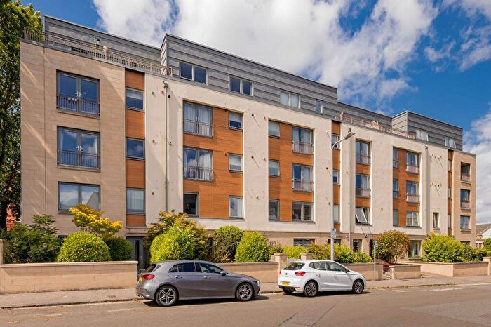 3 Bedroom Duplex For Sale In / Bellevue Road, Edinburgh, EH7