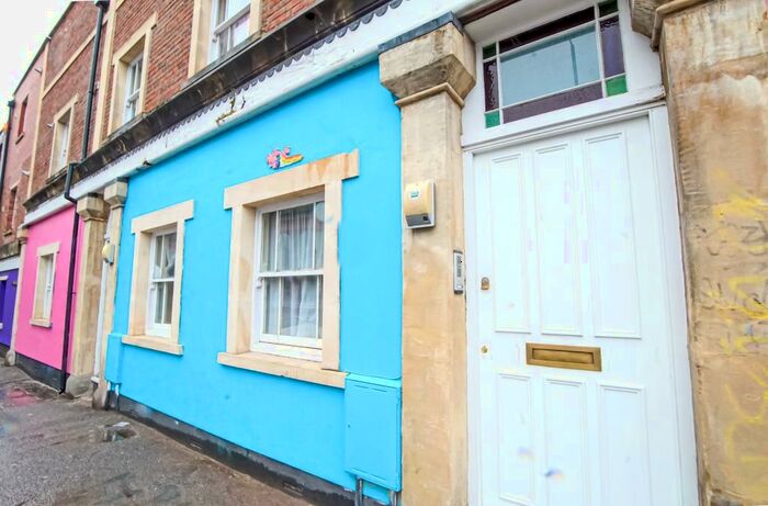 2 Bedroom Flat To Rent In Jamaica Street, Kingsdown, Bristol, BS2