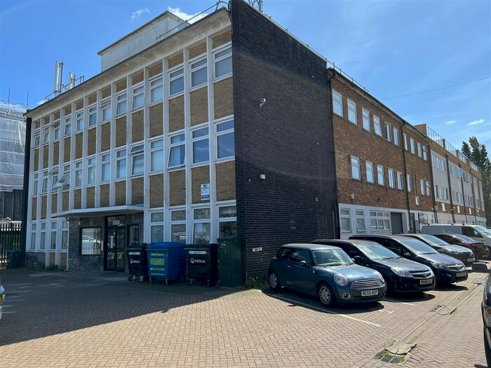 2 Bedroom Flat To Rent In Freight Building, Mount Pleasant, Wembley, HA0