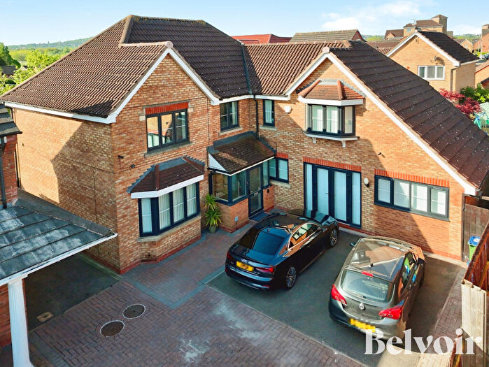 6 Bedroom Detached House For Sale In The Leasowes, Great Bridge, Tipton, DY4