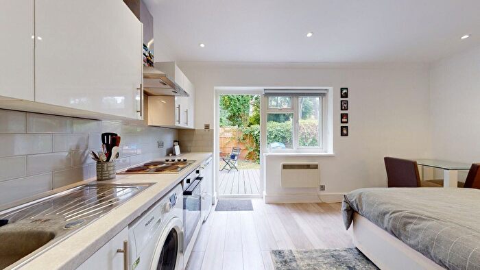 Studio To Rent In Aberdare Gardens, London, NW6
