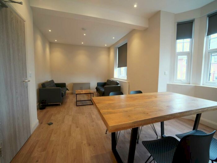 2 Bedroom House To Rent In Farrar Road, Bangor, Gwynedd, LL57