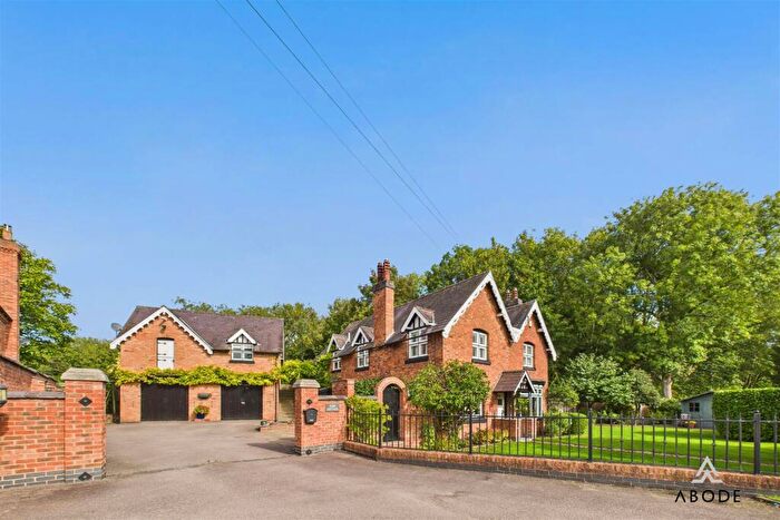 5 Bedroom Detached House For Sale In Branston Road, Tatenhill, Burton-on-Trent, DE13