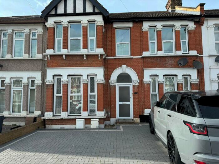 2 Bedroom Flat To Rent In , IG3