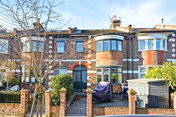 4 Bedroom Terraced House To Rent In Dordrecht Road, Acton, London, W3