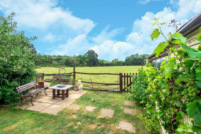 3 Bedroom Cottage For Sale In Sussex Road, Petersfield, GU31