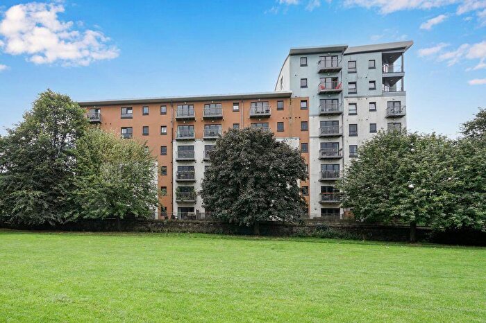 2 Bedroom Flat For Sale In / Lochend Park View, Easter Road, Edinburgh, EH7