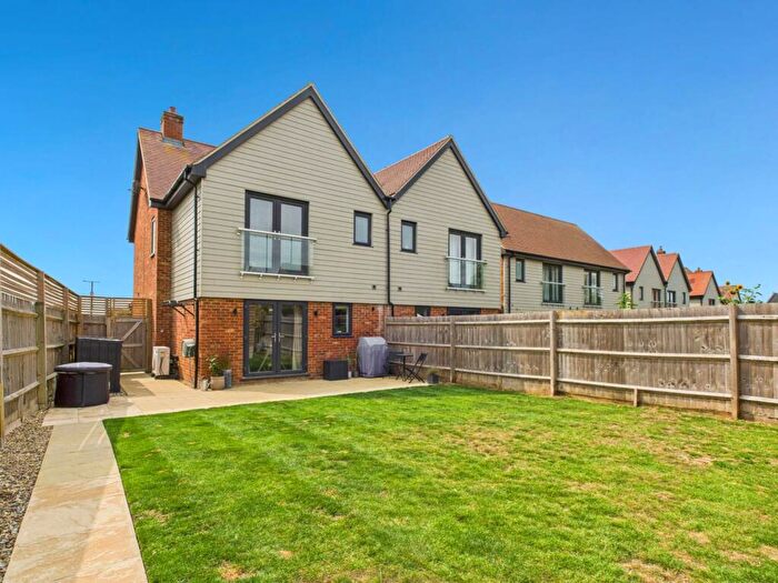 3 Bedroom Semi-Detached House For Sale In Stag Row, Shabbington, HP18