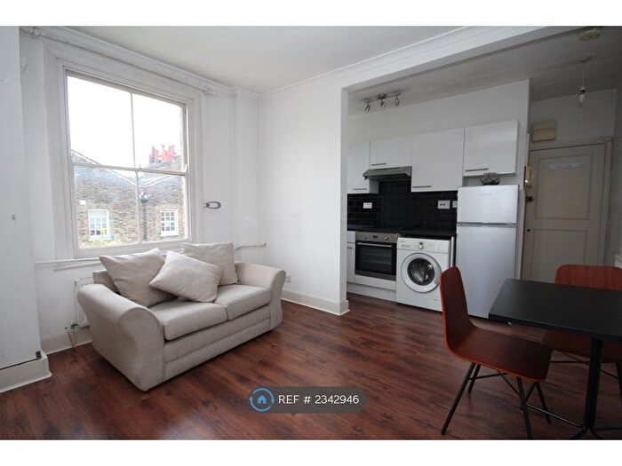 1 Bedroom Flat To Rent In Amhurst Road, London, E8