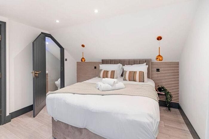 1 Bedroom Studio To Rent In Waverley Gardens, London, NW10