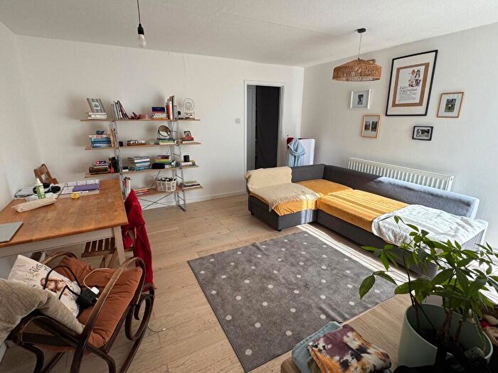 1 Bedroom Apartment To Rent In Surr Street, London, N7