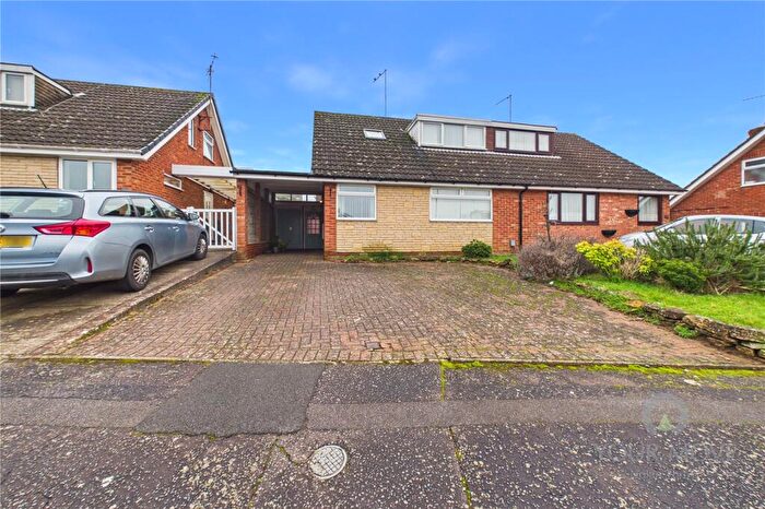 3 Bedroom Semi Detached House For Sale In Badgers Walk, Kingsthorpe, Northampton, Northamptonshire, NN2