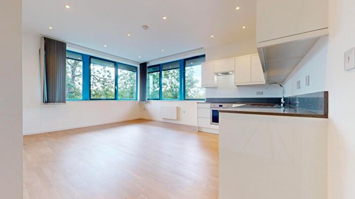 1 Bedroom Flat To Rent In Riverbank Way, Brentford, TW8
