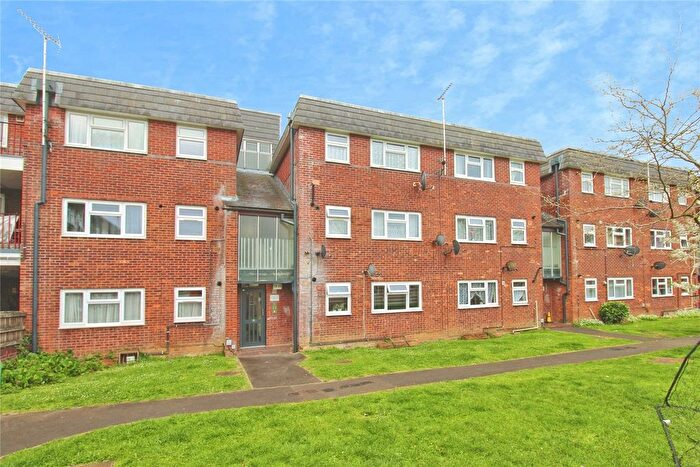 2 Bedroom Flat For Sale In Charlotte Square, Trowbridge, BA14