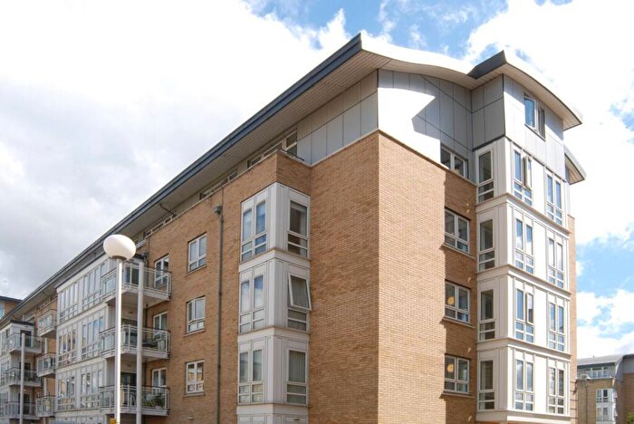 2 Bedroom Flat For Sale In St Davids Square, Isle Of Dogs, London, E14