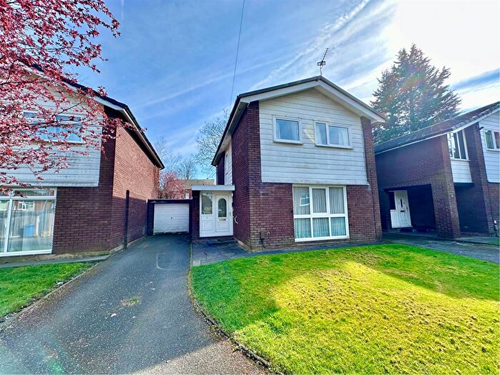 3 Bedroom Link Detached House For Sale In Preston Close, Eccles, Manchester, M30