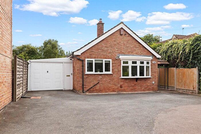 2 Bedroom Bungalow To Rent In London Road, Worcester, WR5