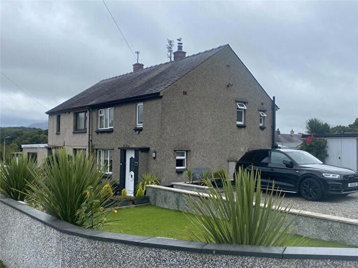 3 Bedroom Semi-Detached House For Sale In Queens Avenue, Bangor, Gwynedd, LL57