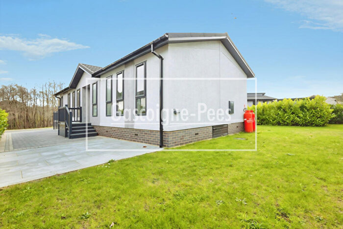 2 Bedroom Bungalow To Rent In Portsmouth Road, Thursley, GU8