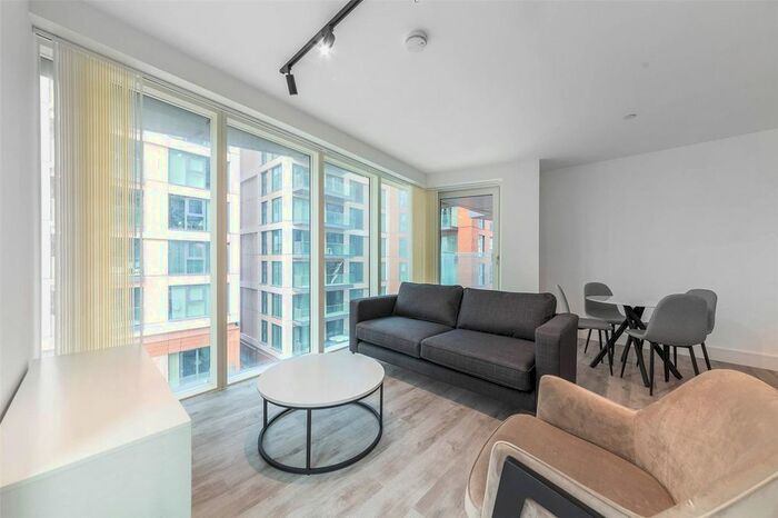 2 Bedroom Flat To Rent In Portal Way, London, W3