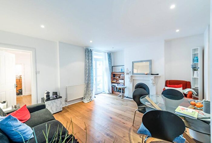 2 Bedroom Flat To Rent In Edith Grove, Chelsea, London, SW10