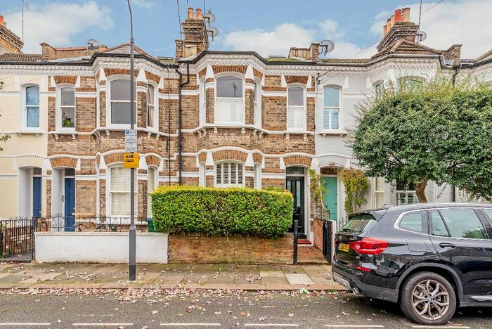 3 Bedroom Flat To Rent In Campana Road, London, SW6