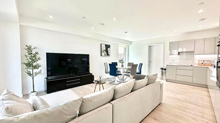3 Bedroom Flat For Sale In Peto Street North, London, E16
