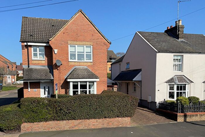 3 Bedroom Detached House For Sale In Thorne Close, Boxmoor, HP1