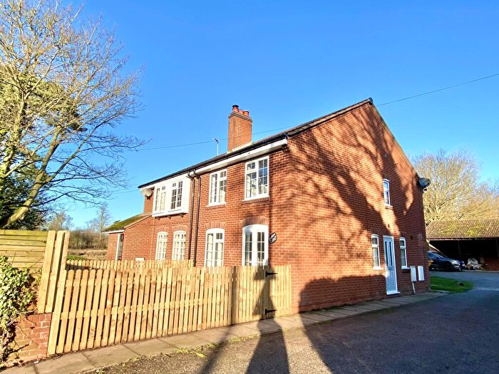 3 Bedroom House To Rent In Main Street, Kirklington, NG22